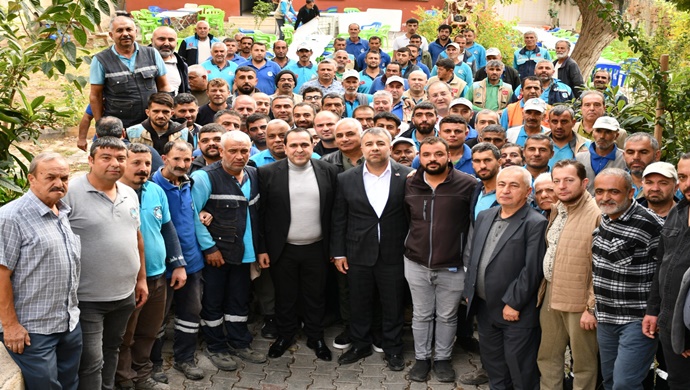 BİRECİK BELEDİYE BAŞKANI MEHMET BEGİT, TEMİZLİK PERSONELİ İLE ÖĞLE YEMEĞİNDE BİR ARAYA GELEREK TEŞEKKÜR ETTİ