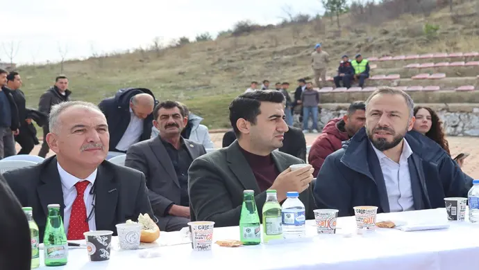 Giresun Üniversitesi Şebinkarahisar Yerleşkesinde Geleneksel Hamsi Şenliğine yüzlerce kişi katıldı