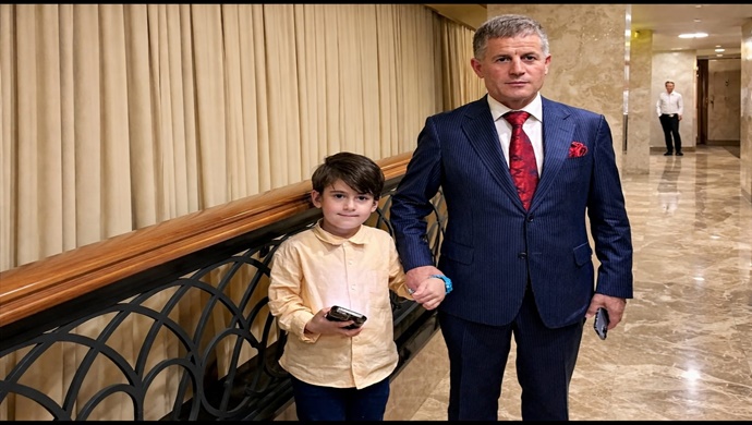 أسفا القابضة: رحلةٌ مُلهمة من تاريخٍ عريق إلى نجاحٍ عالمي.