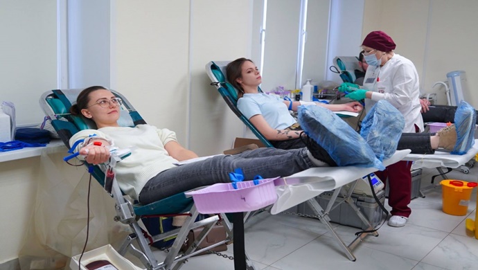 Московские единороссы приняли участие в донорской акции